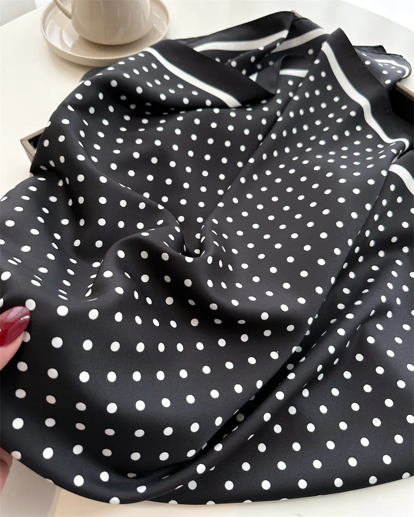 90*90cm Polka Dot Quadratischer Schal für Damen, weicher Satin, Seidenschals, Bandanas, luxuriöser Hijab, Halstuch, eleganter Schal, Wickeltuch – Detail 18