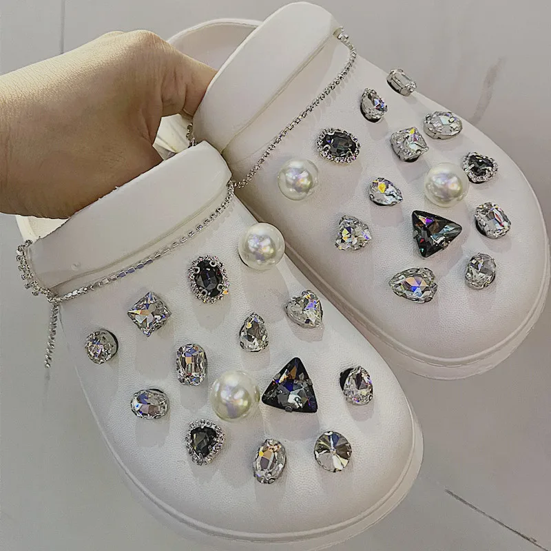 Nuovo Arrivo 1 Doppia Catena Colorata Croc Charms Scarpe Da Donna Zoccoli Decorazioni Accessori Bambini Croc Fit Regali All'Ingrosso