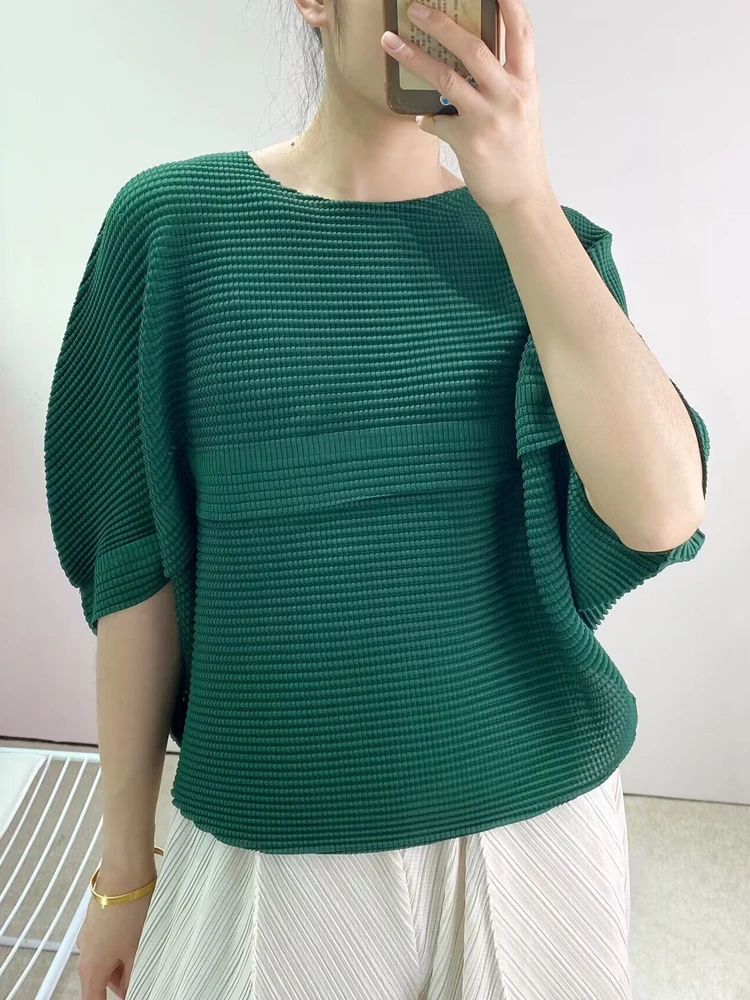 

Women's crewneck T-shirt Miyake Pleated Summer new fashion loose large size solid color thin bat sleeve short top