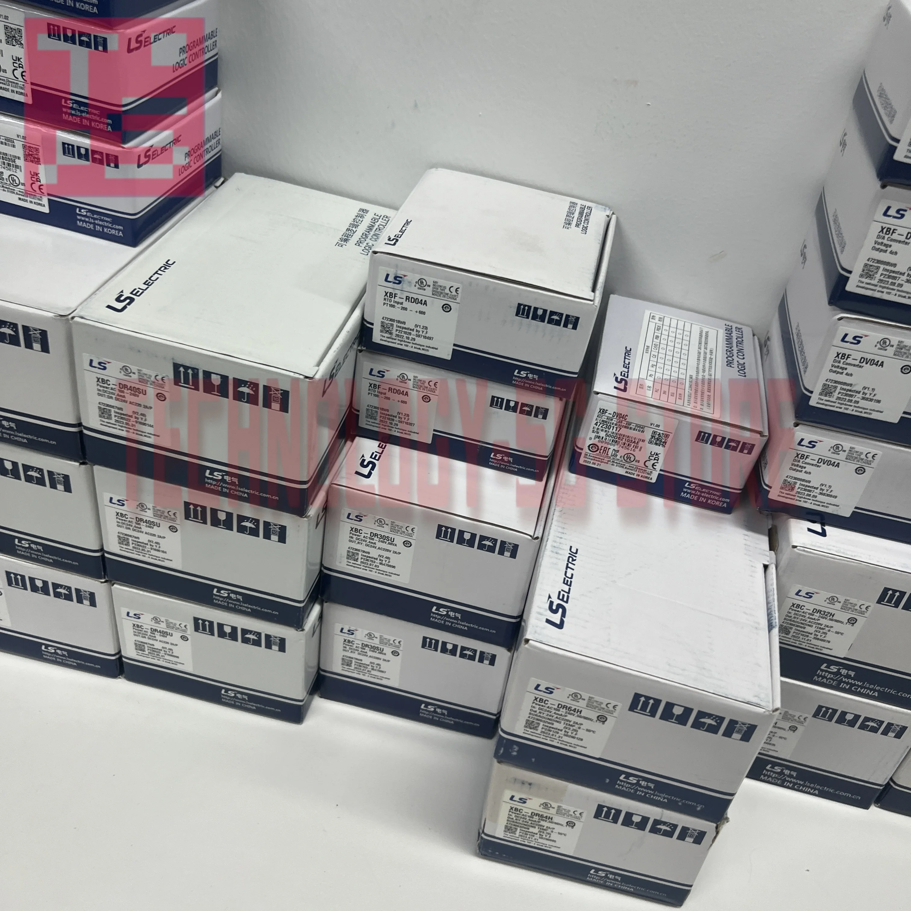 PLC 모듈 XGK-TR4A XGI-CPUH XGI-CPUE 박스 내 새 제품