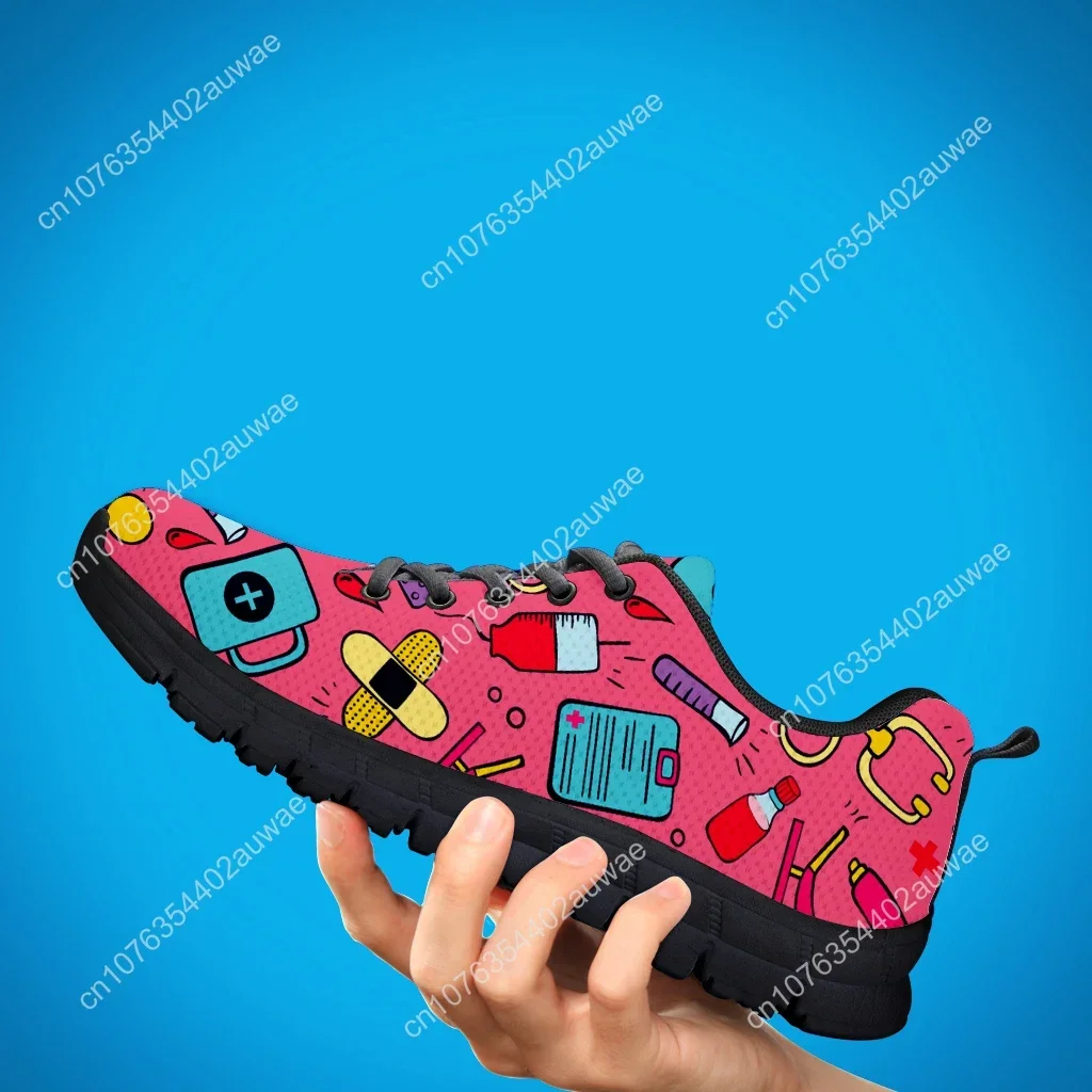 Scarpe da ginnastica esterno leggere con stampa medica di pronto soccorso rosa scuro scarpe mediche  infermiera scarpe