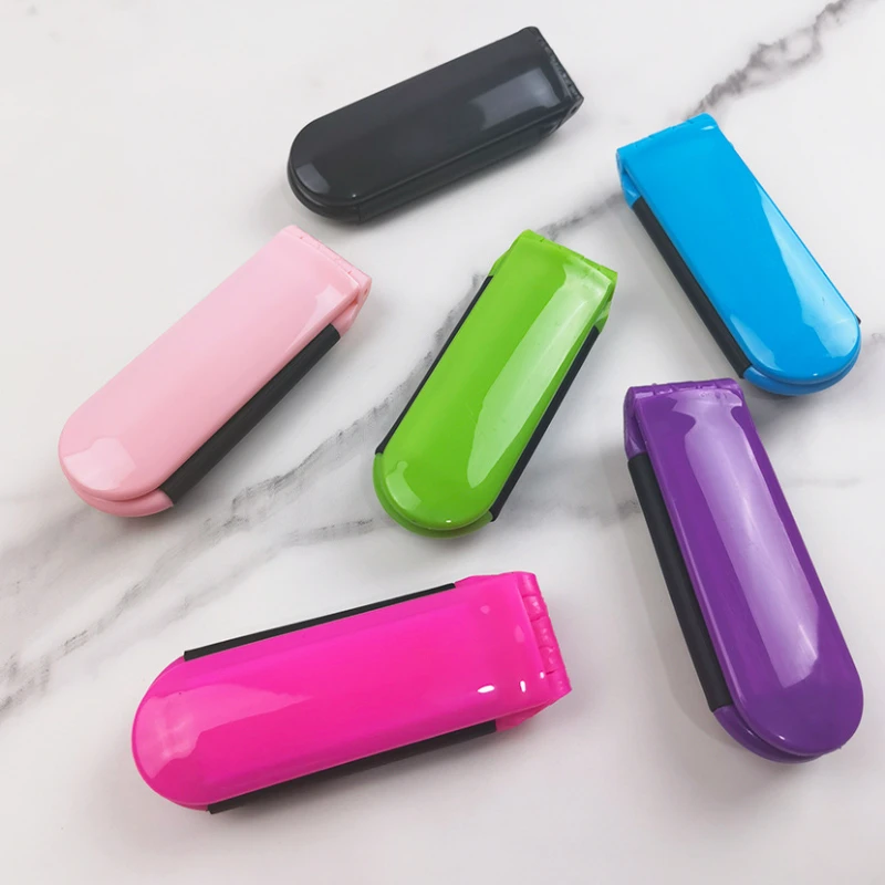 Compact Dual-Use Folding Hair Brush with Mirror - Portable and Heat-Resistant