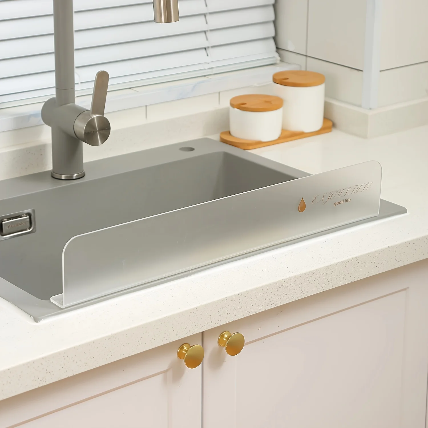 Modern Acrylic Kitchen Sink Splash Guard-Square Water Barrier for Dishwashing and Hand Washing Sink Edge Protector Accessoriy