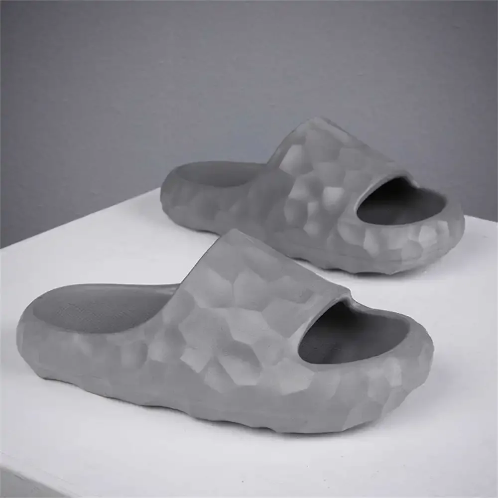 Sandalias de Interior de gran tamaño para hombre, zapatos de primavera y verano, zapatillas azules, deportivas, suaves