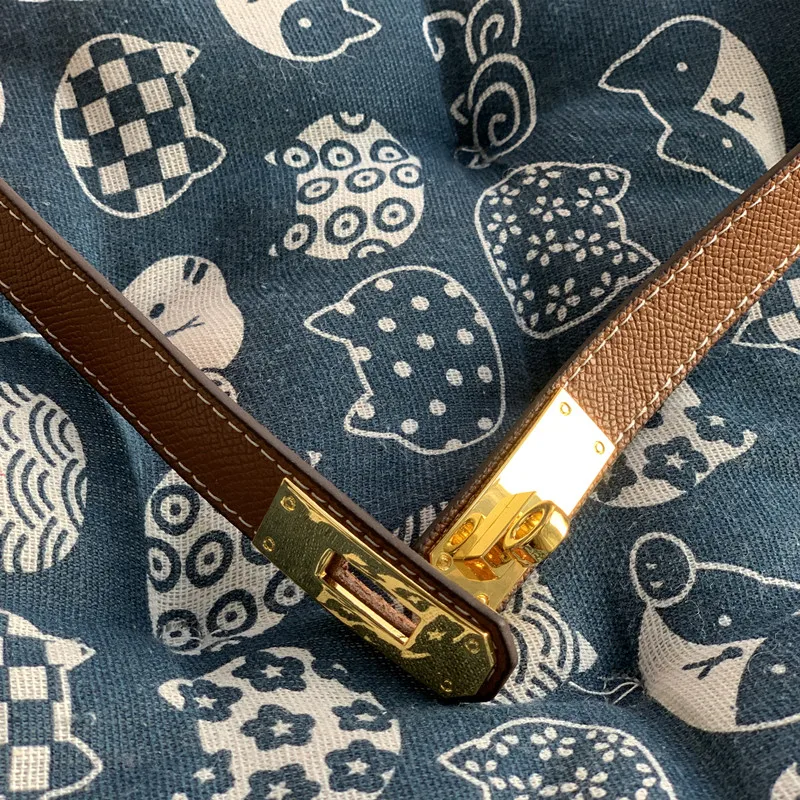 Golden  Lv belt, Jeans with heels, Luxury belts