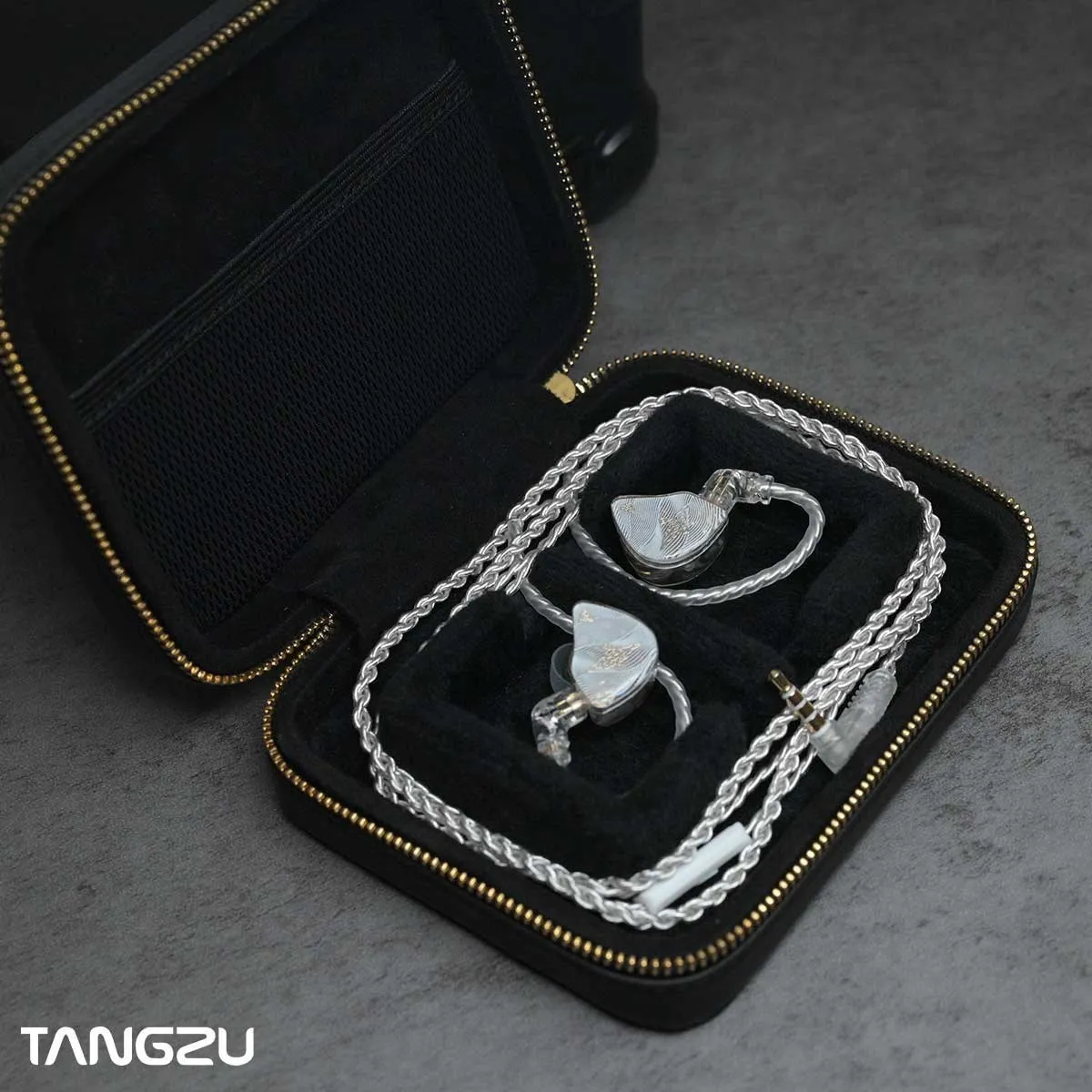TANGZU Premium Leather Earphone Earbuds Case Compact & Versatile Pouch for Earphones Cables and Audio Accessories