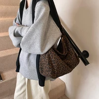 Trendy Casual Soft Textile Women's Shoulder Bag Large Capacity Leopard Print Female Retro Crossbody Bag For Commute Outings 4