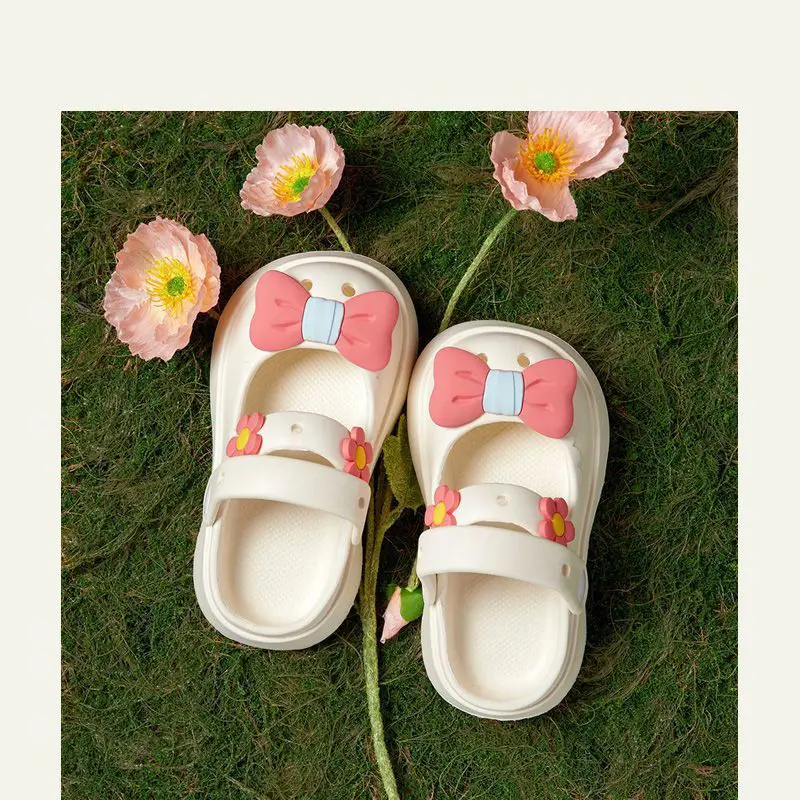 

Sanrio Hello Kitty Child Slippers Crocs Rubber Bath Beach Breathable Anti-Slip Wear-Resistant 3D Bow Tie Pattern Cartoon Kawaii