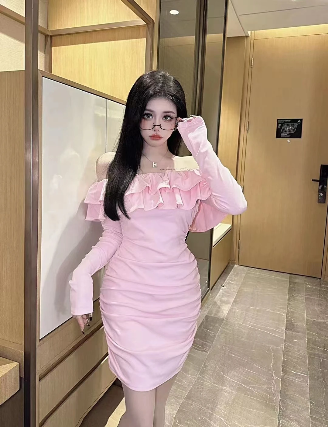 

2023 Sexy Slim Off Shoulder Dress Women Fashion Ladies Vestidos Elegant Stretch Waist Bodycon Hip Wrap Long Sleeve Mini Dresses