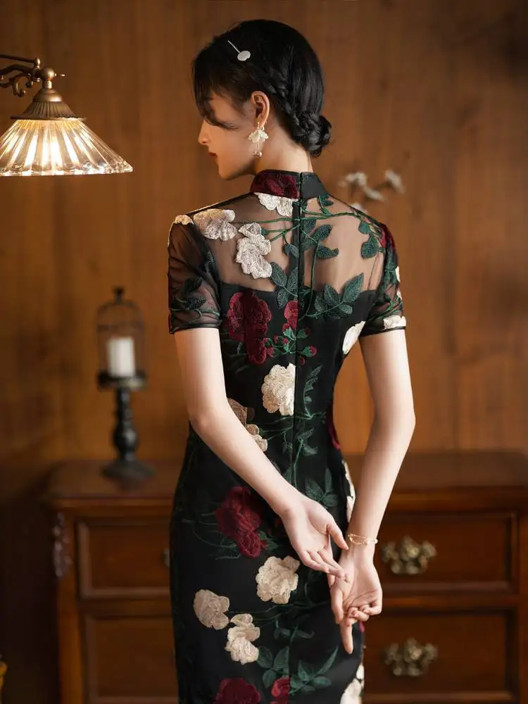 Chinese Dress Black Lace Embroidered Flower Cheongsam for Young Women