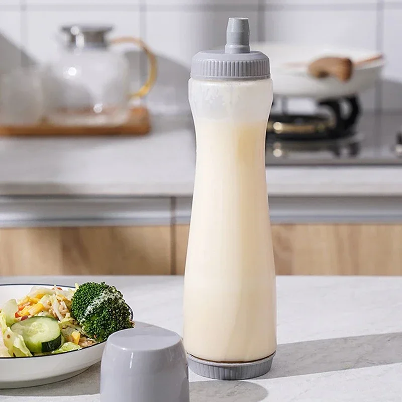 Enhanced Hand-Cranked Batter Mixing Bottle - 700ml Pancake & Crepe Dispenser