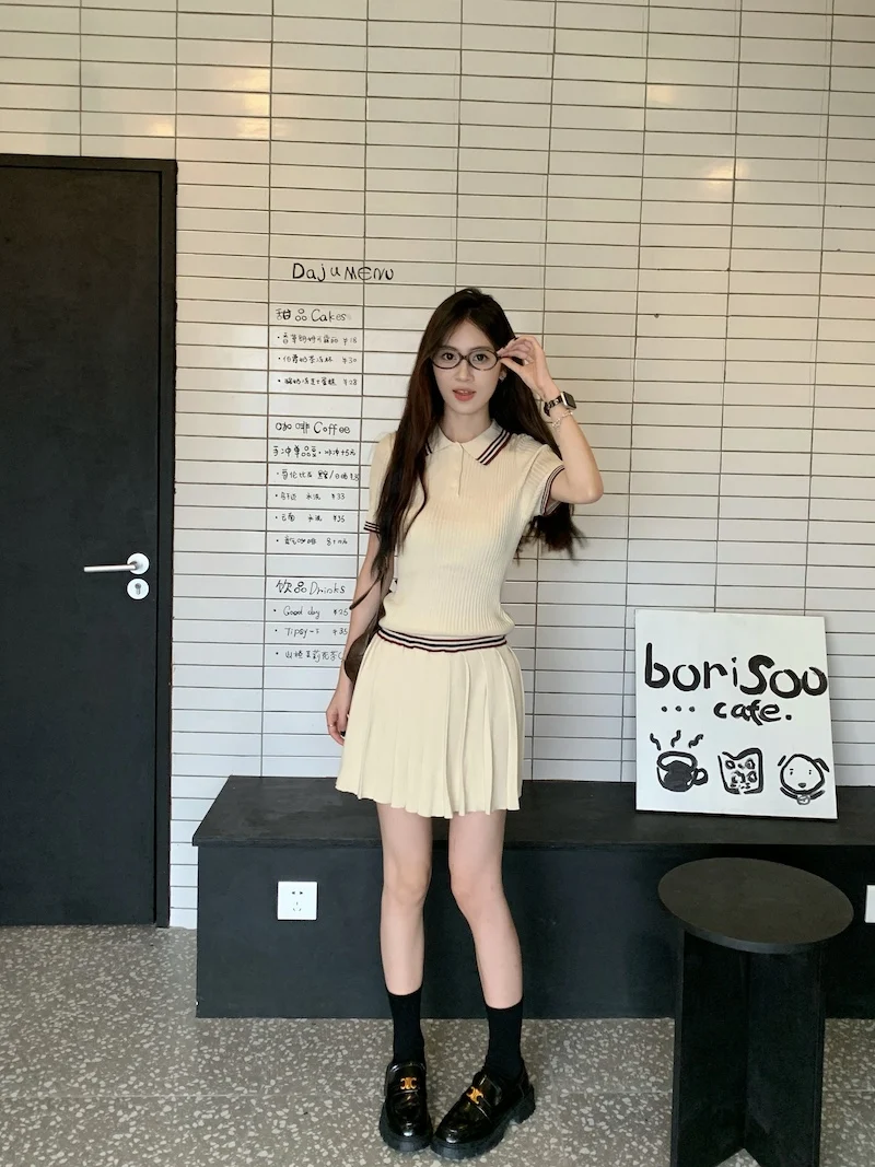Autumn Knitted Two-piece Skirt Set Women Turn-down Collar Short Sleeve Top Pleated Mini Skirt Korean Fashion Knitting Outfits