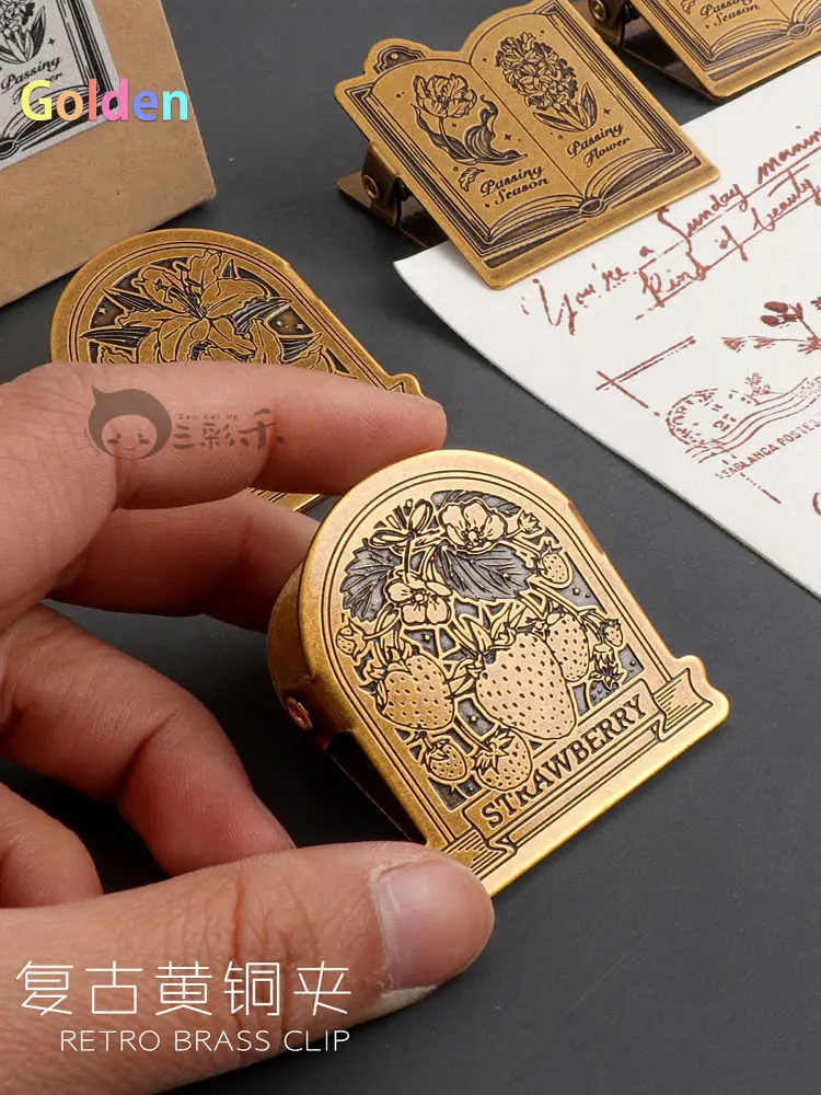 오리지널 귀여운 금속 종이 클립 세트 저널, 여행 노트 및 수채화 책을 위한 내구성이 뛰어난 휴대용 딸기 디자인