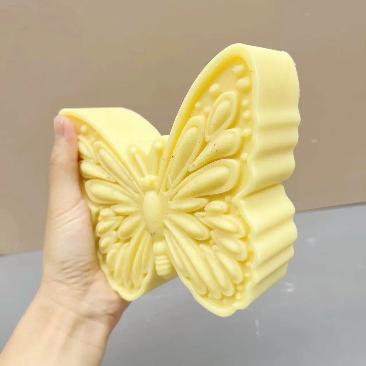 대형 나비 조각 패턴 원통형 촛불 실리콘 몰드 나비 모양 촛불 몰드 나비 공 수지 몰드, 10-16cm