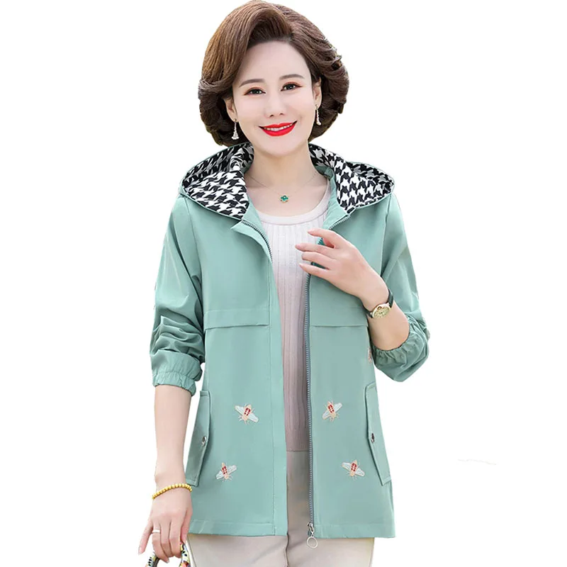 

New Hooded Windbreakers Women Overcoat Plus Size Loose Embroidered Mom Casual Jacket Spring Autumn Short Coat Female Tops