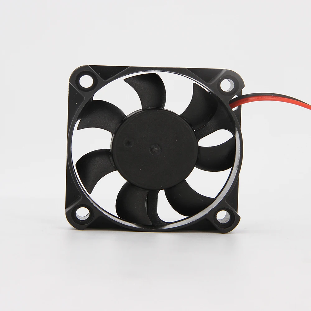 High-Performance RC Fan with Rapid Cooling and Adjustable Voltage