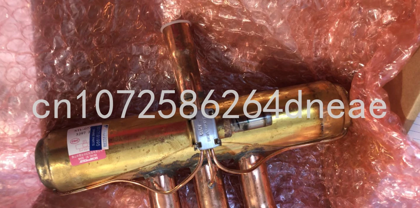 

Air Conditioning V3 Generation RHXYQ16SY1 Four-way Valve Body, Coil Daikin