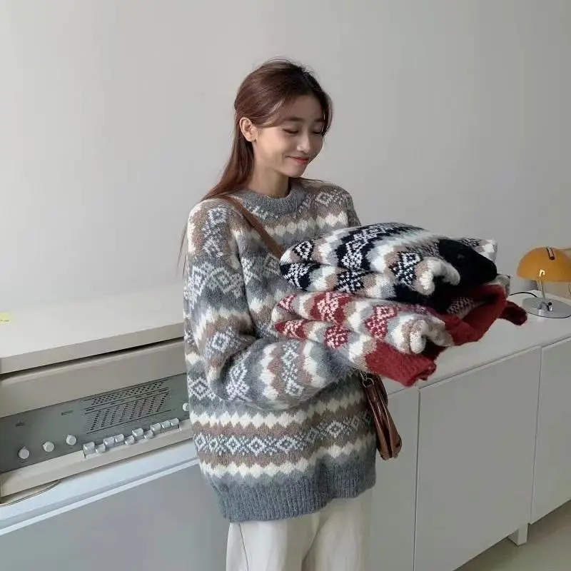 Рисунок 4 - Женский пуловер с круглым вырезом