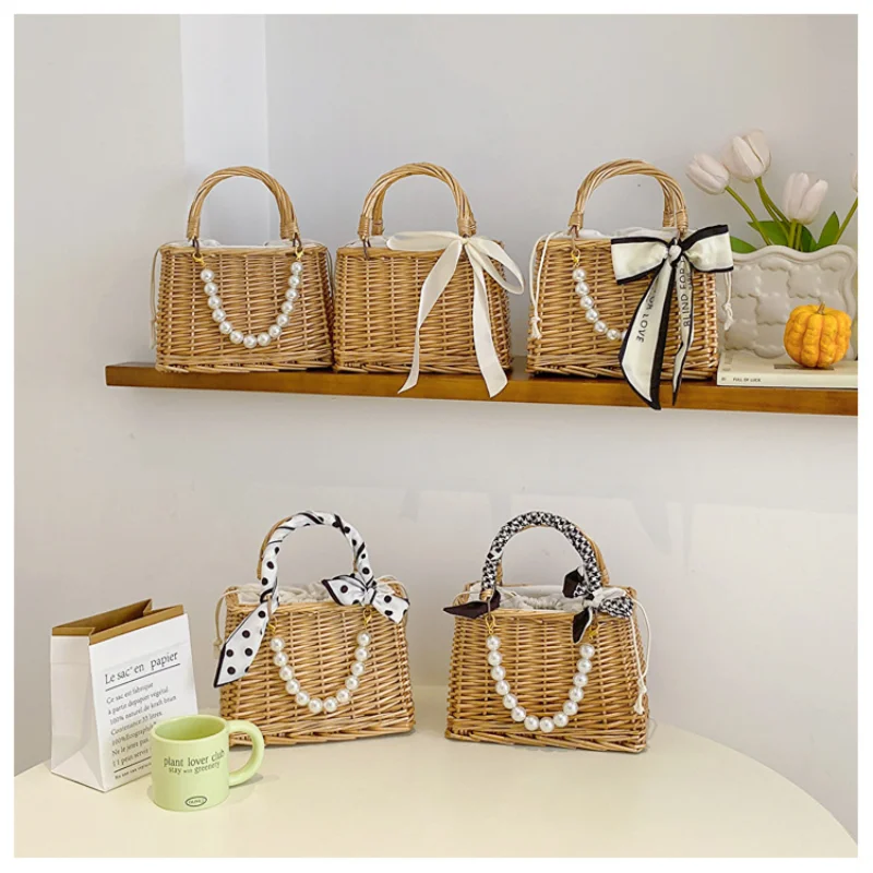 New Straw Basket Bag Handbag Large Capacity Woven Shoulder Bag Rattan BeachBag Bohemia Vacation Lady Tote Travel Woven Bags