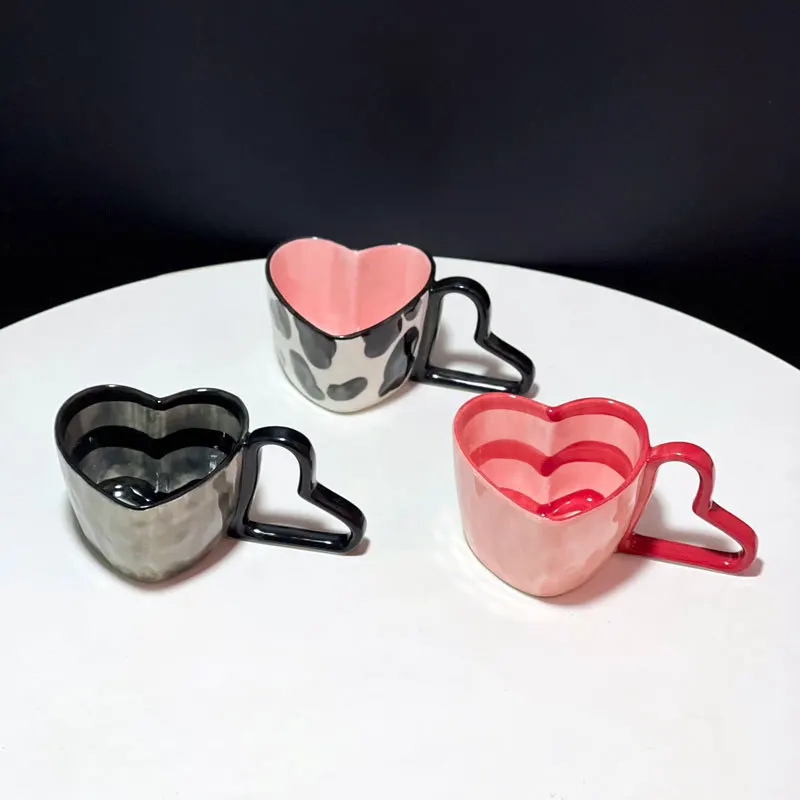 

Creative Love Handle Hand-painted Striped Ceramic Mug Love Shaped Coffee Mug Kawaii Cup Mugs Coffee Cups Free Shipping