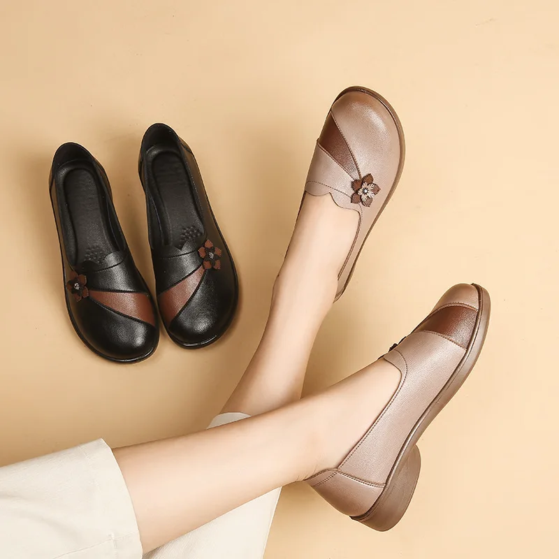 Women Loafers Butterfly Hollow Moccasins Mother Ladies Designer Ballet Flats Slip On Elegant Shoes