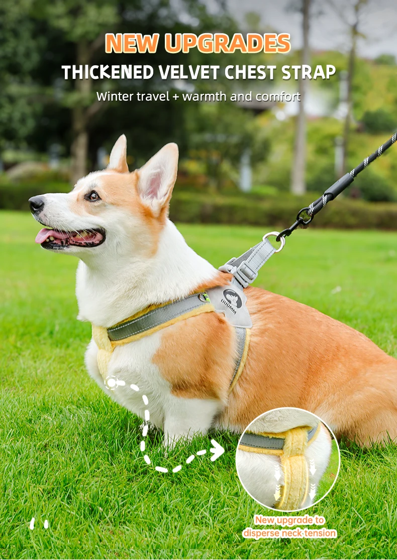 Peitoral canino plush em detalhes mostrando o formato em Y e o encaixe no peito