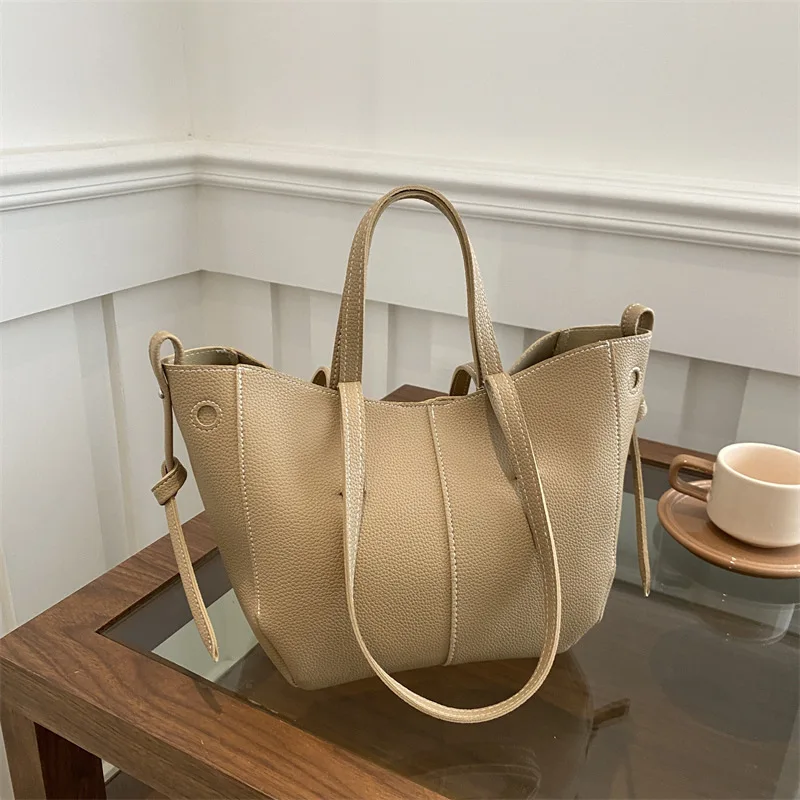 Stylish Casual Tote Bag, Large Capacity PU Leather Handbag Women Wing Bag, Fashionable Woman Bags, Commuting Armpit Shoulder Bag