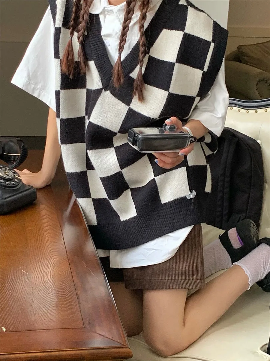 

2022new Outwear Top Ins Plaid Vests Sweater Vest Women Checkered Sleeveless Jumpers V-neck Hot Sale Couple College Casual Tricot