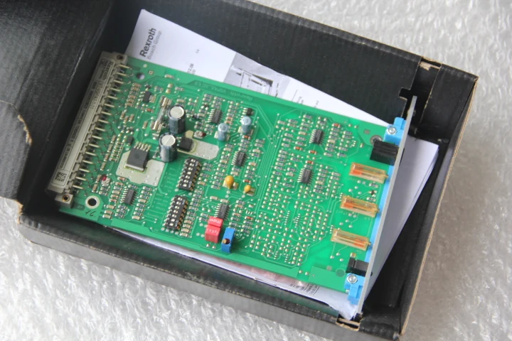 Rexroth MNR:R900033823 VT-VSPA1-1-11 비례 밸브를 위해 독일 제 특별 한 비례 증폭기 VT-VSPA1-1-12
