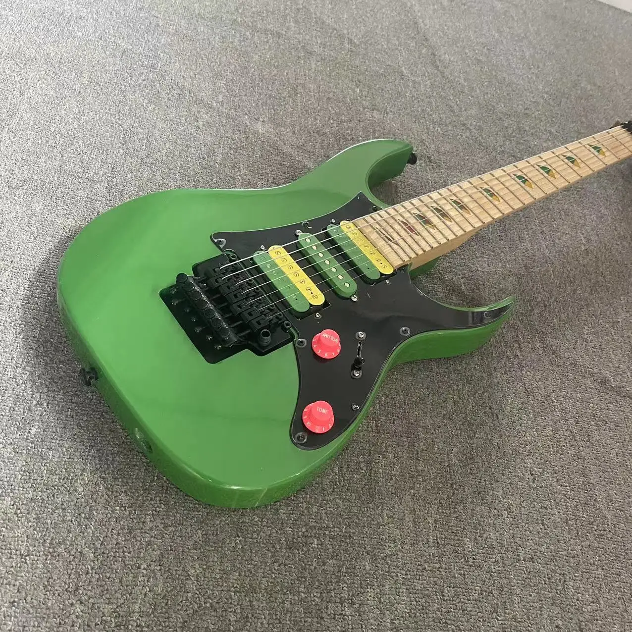 

7-string electric guitar split body electric guitar, green body, high gloss, black protective plate, maple fingerboard, open pic