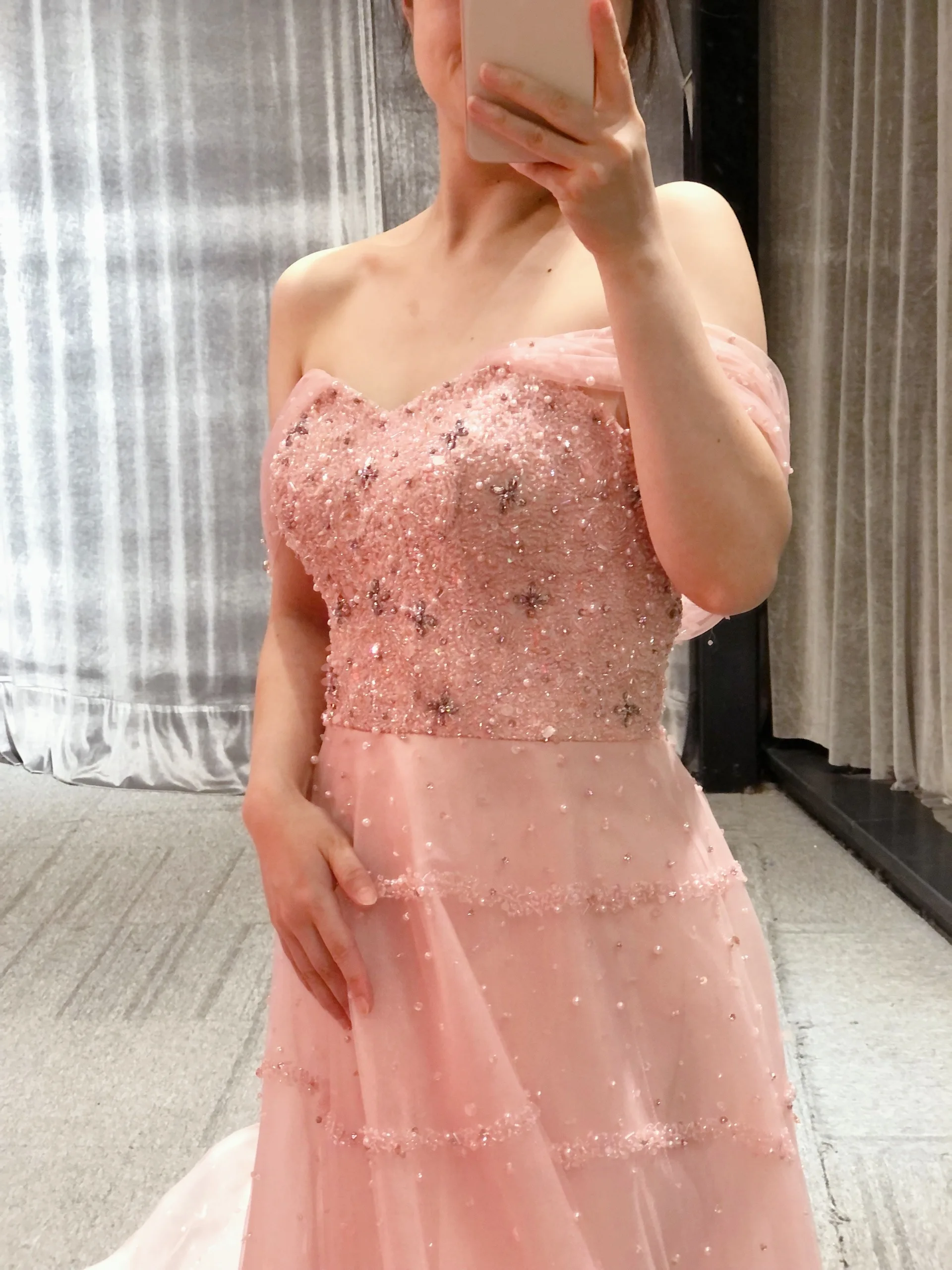 Рисунок 3 - Реальные фотографии розового цвета