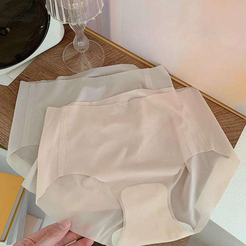 

Summer Ice Silk Seamless Underwear Ladies Summer Ultra-thin Sense Quick-drying Pants 3D Peach Hip Fitness Briefs