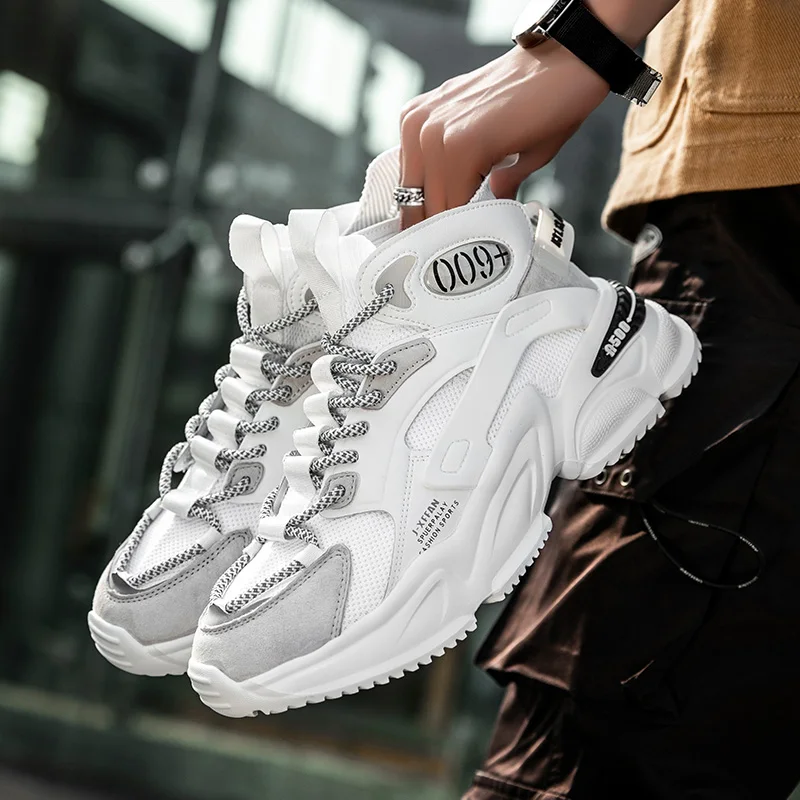 Рисунок 3 - Мужские кроссовки