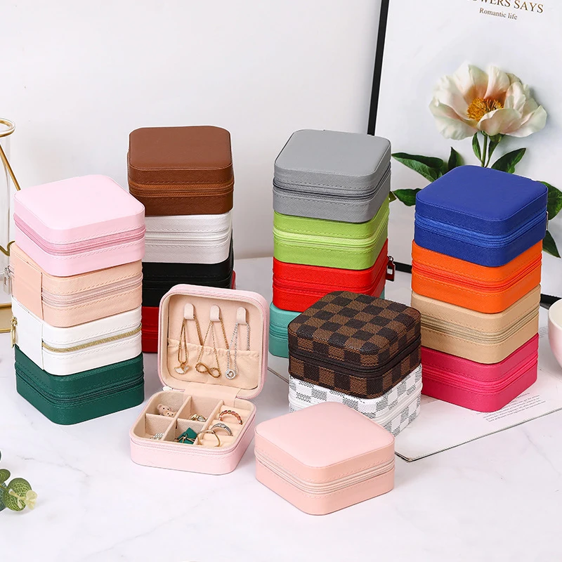 

Portable Jewelry Storage Box Travel Jewelry Organizer Box for Necklace Ring Earring Holder Square PU Jewelry Display Case Gift
