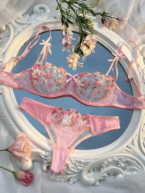 Lingerie Sexy en dentelle transparente pour femmes, sous-vêtements érotiques, ensemble soutien-gorge et culotte, vêtements de nuit, costume brodé Floral 1