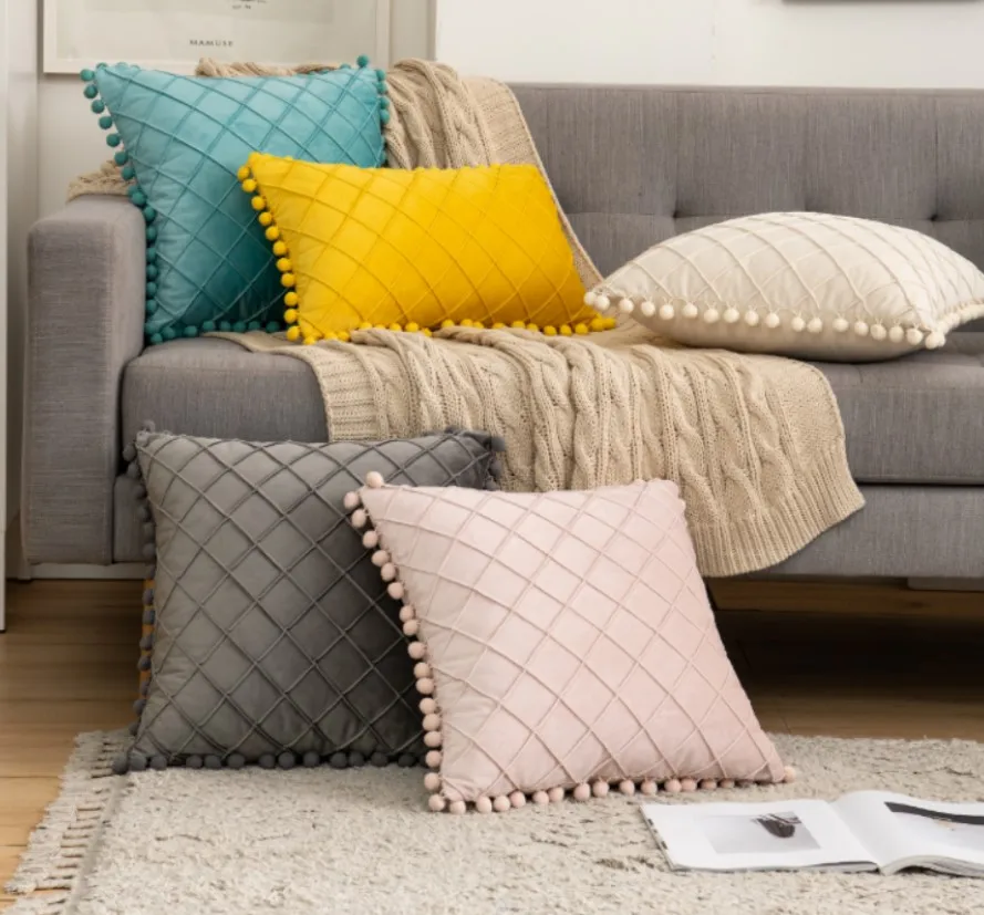 https://ae01.alicdn.com/kf/Sced255d351e247cc89007bd787ae9b97r/Inyahome-Boho-Decorative-Throw-Pillow-Covers-with-Pom-poms-Soft-Velvet-Plaid-Lumbar-Cushion-Cases-Set.jpg