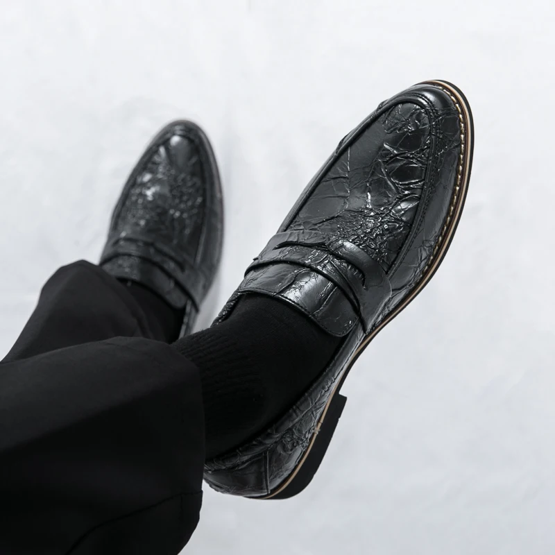 Black casual men's loafers Fashion designer's New style Office Leisure Business Party Adult nightclub shoes Plus Size 38-46