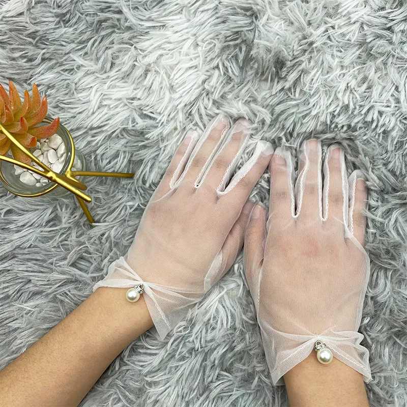 Рисунок 4 - Женские перчатки