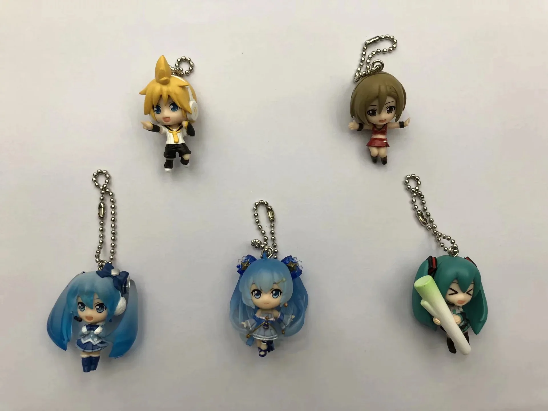 Anime Hatsune Miku Cute Kawaii Q version Manga Statue Figurines Pvc Action Figure Collectible Model Toy Key chain pendant gifts