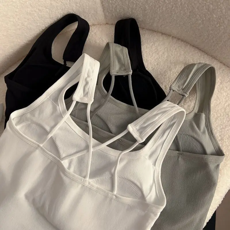 توب "هيلو كيتي" الرياضي المريح - بتصميم كوري عصري