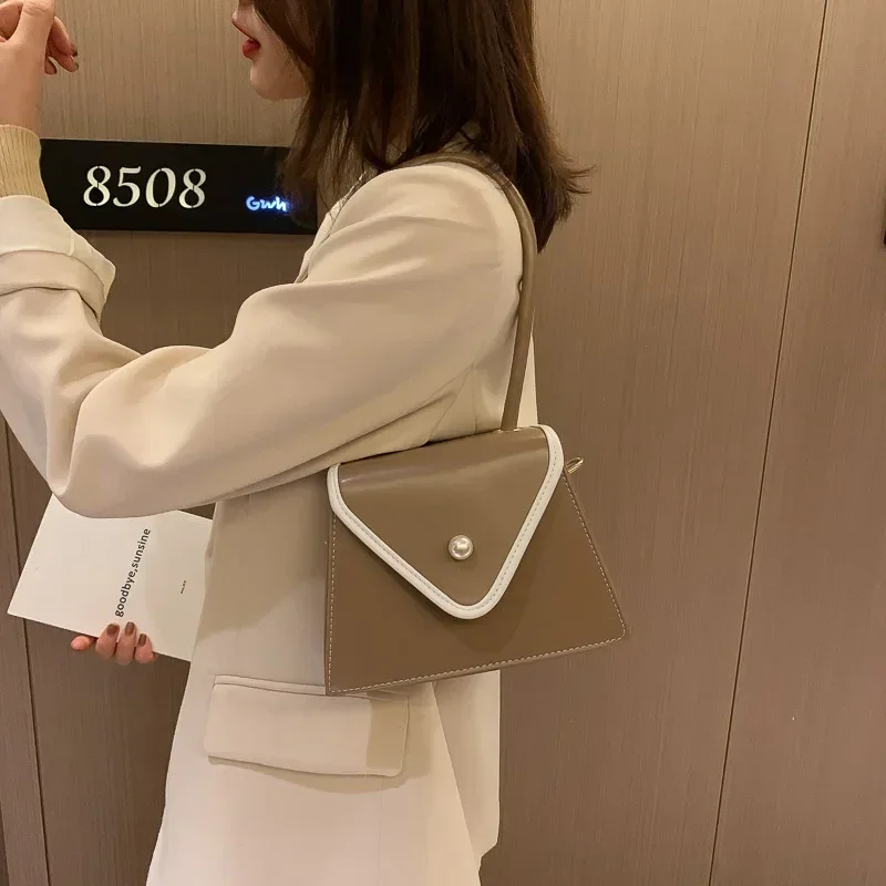 

Women's Crossbody Bag Fashion Trendy Niche Bag New Retro Portable Small Square Bag Fashion Casual Shoulder Messenger Chain Bag