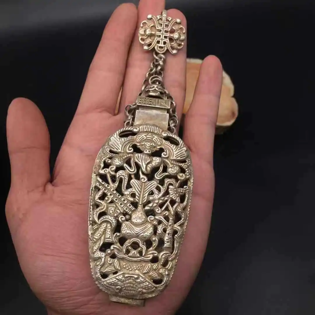 

Chinese old Exquisite Tibetan silver Hollow carved bat Sachet