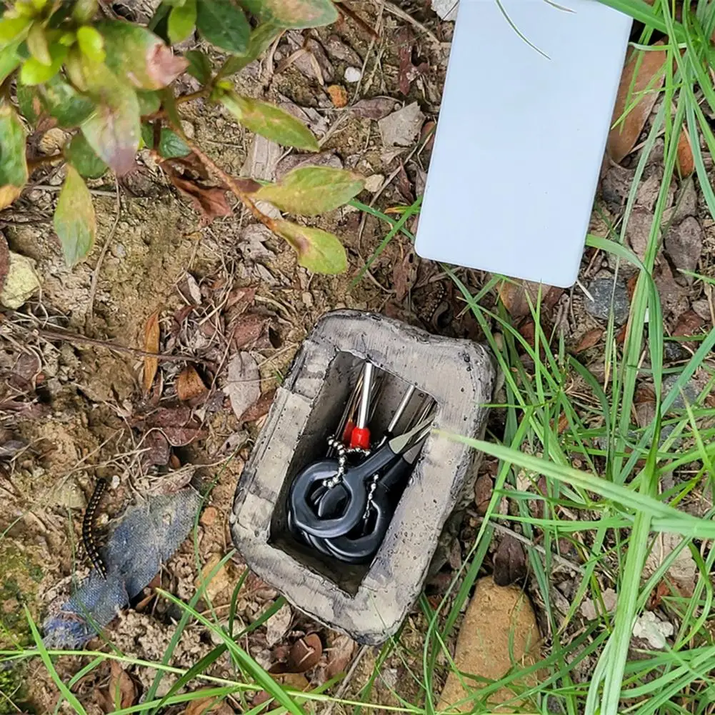 

Yard Rock Key Hiding Box Outdoor Garden Key Hider Fake Stone with Secret Compartment for Spare Key Resin Yard Landscaping