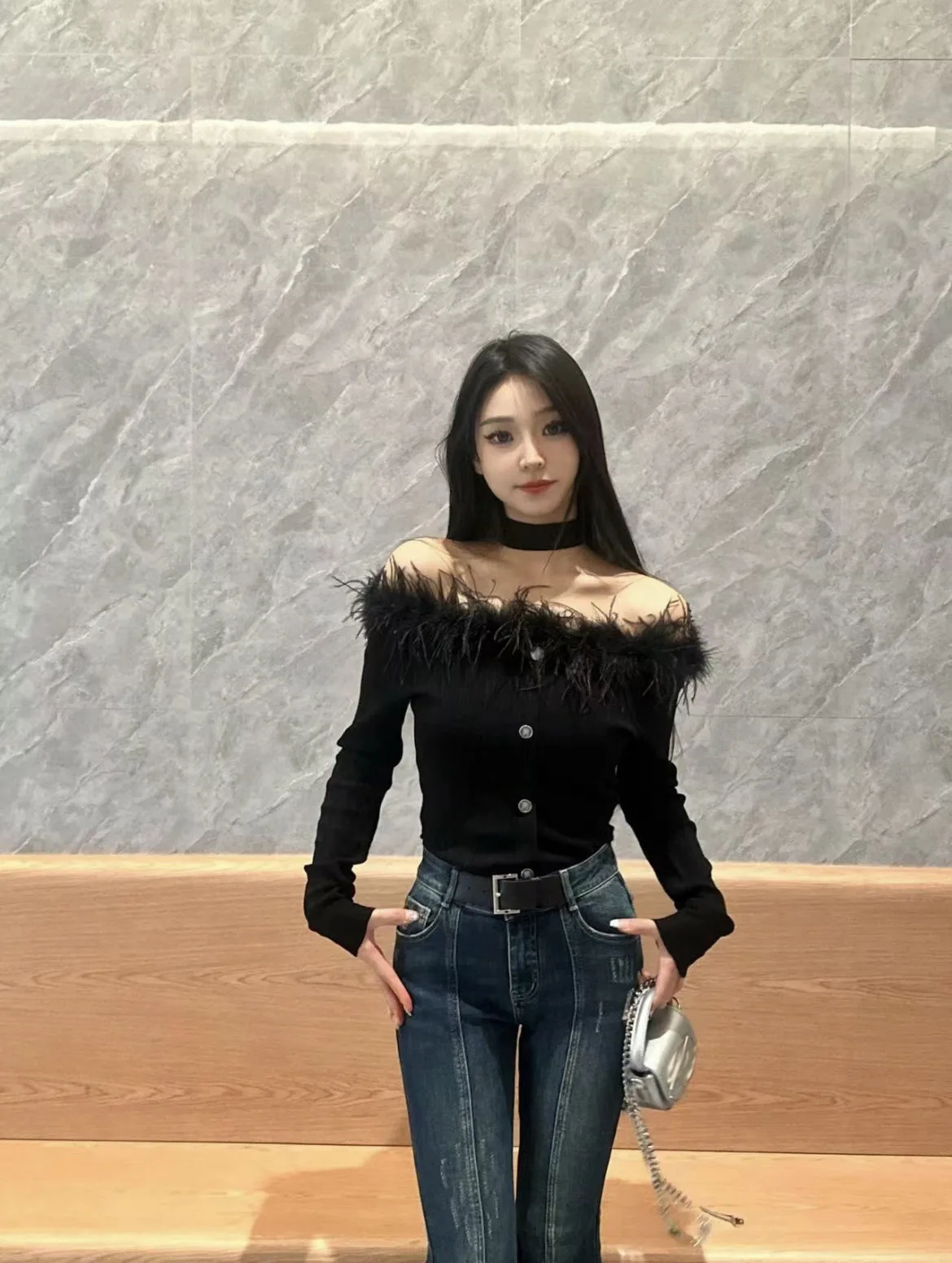 

2023 Women's Clothing Ostrich feather one-shoulder knitted top Autumn Winter New 1/07
