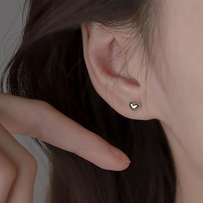 Argento tibetano coreano tridimensionale Mini piccoli orecchini d'amore per le donne studente adolescente banchetto accessori per gioielli da sposa