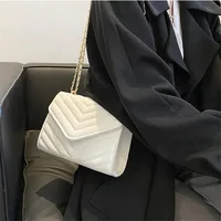 Sac à bandoulière Chic en cuir Pu, matériel doré, sangle en chaîne polyvalente, fourre-tout de luxe classique pour femmes, usage quotidien 6