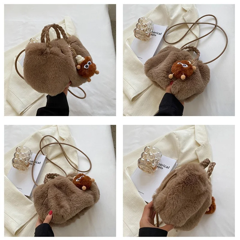 High Quality Women's Plush Handbag Luxury Faux Fur Magnetic Buckle Close Handbag Soft Smooth Soft Handle Pull Bag