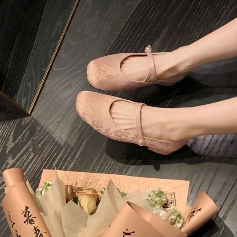 Spring and Autumn Designer Luxury Chinese Style New Chinese Pearl One Strap Square Head Jacquard Silk Printed Mary Jane Single