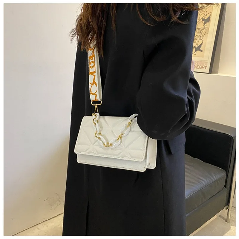 

Модная женская новая компактная квадратная сумка через плечо, широкая дизайнерская Роскошная брендовая сумочка на ремне, миниатюрная женская сумка через плечо с акриловой цепочкой