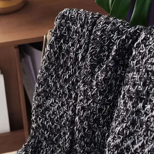 Thick Knitted Throw Blanket 1